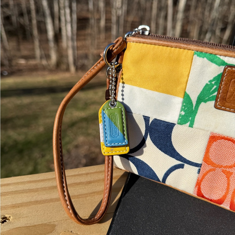 Coach Vintage Y2K Multicolor Patchwork Wristlet - Picture 3 of 6